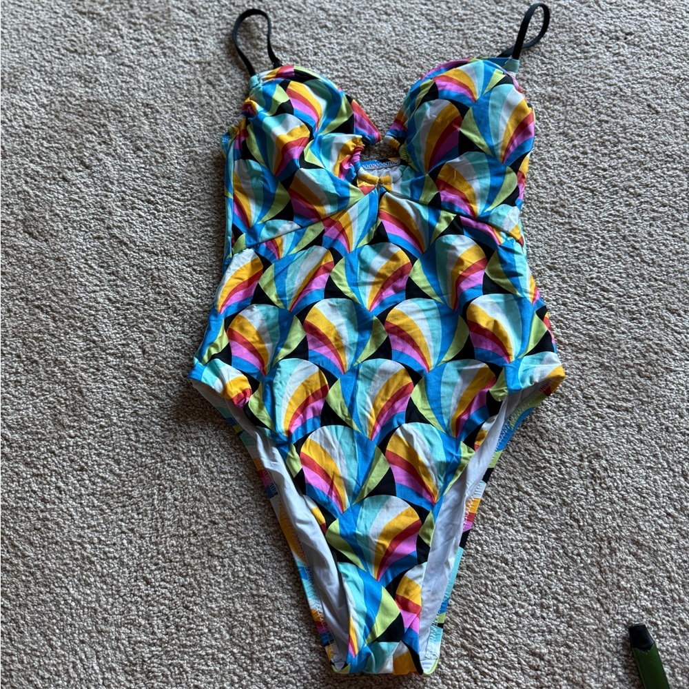 Like New La Blanca Sunshine 77 One Piece Bathing Suit